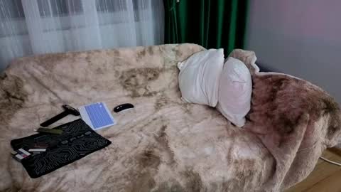 Ania online show from April 6, 8:10 pm