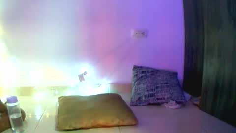 sweetapril_1991 online show from September 17, 11:36 pm