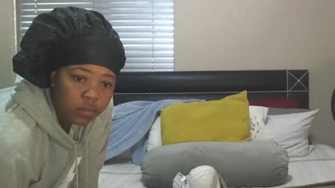 sweetberrybliss online show from November 17, 7:42 am