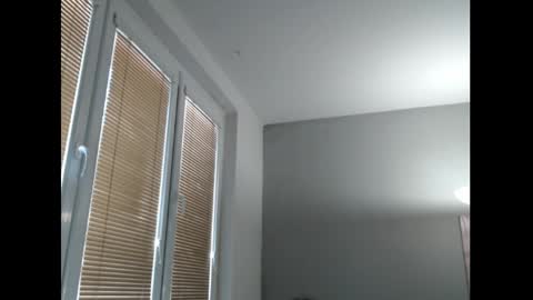 Sweetboobs85h online show from April 12, 8:50 am