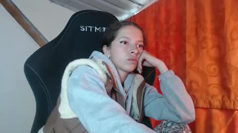 Snapshot of sweetdam12 chatting on February 19, 7:48 pm sweetdam12 online show from February 19, 7:48 pm