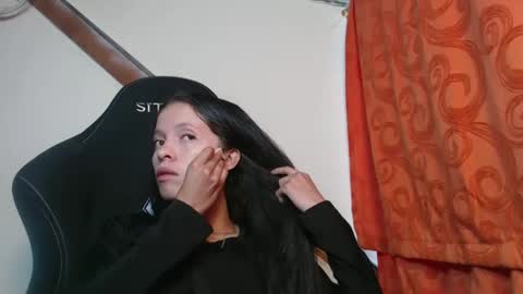 Snapshot of sweetdam12 chatting on February 3, 7:10 pm sweetdam12 online show from February 3, 7:10 pm