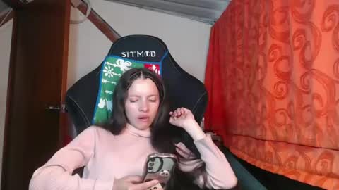 Snapshot of sweetdam12 chatting on December 28, 8:25 pm sweetdam12 online show from December 28, 8:25 pm