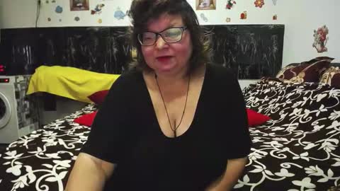 sweetestmilf4you online show from February 27, 8:47 am