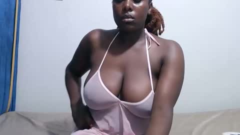 sweetgal11 online show from October 22, 7:41 pm