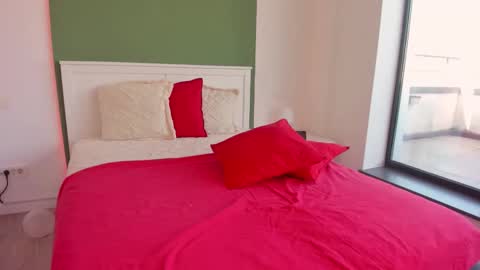 sweetheartmia online show from March 3, 9:05 am