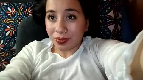 Ana Mara  i cant Make noise My family is here  online show from January 13, 5:13 am