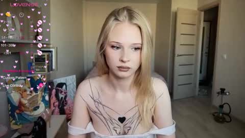 Snapshot of sweetielis chatting on September 19, 2:05 pm sweetie Lisa3 online show from September 19, 2:05 pm