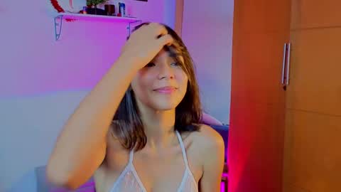 Snapshot of sweetlittlevenus chatting on March 1, 10:13 am Venus online show from March 1, 10:13 am