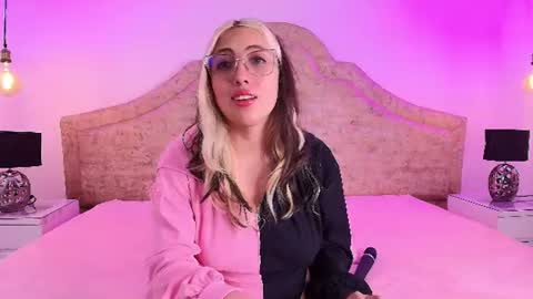 sweetlyundone online show from June 23, 9:02 pm