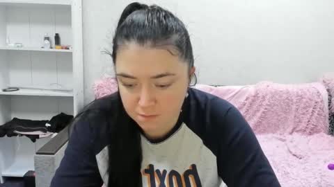 Snapshot of sweetmarylove chatting on February 16, 8:32 am sweetmarylove online show from February 16, 8:32 am