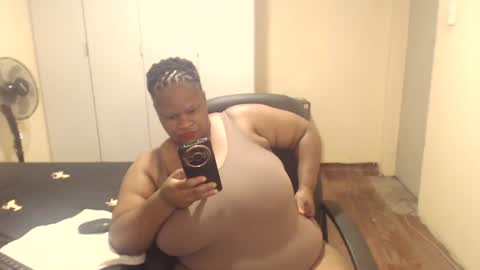 sweetnoziexxx online show from March 2, 2:36 pm