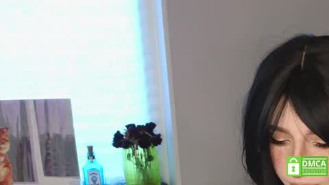 Elis  im back fav vibes 66100222 and 160  online show from February 13, 7:10 am