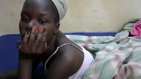 Snapshot of sweetvallerie chatting on February 21, 4:18 am sweetvallerie online show from February 21, 4:18 am