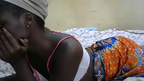 Snapshot of sweetvallerie chatting on February 17, 7:14 am sweetvallerie online show from February 17, 7:14 am