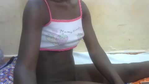 Snapshot of sweetvallerie chatting on March 1, 10:24 am sweetvallerie online show from March 1, 10:24 am