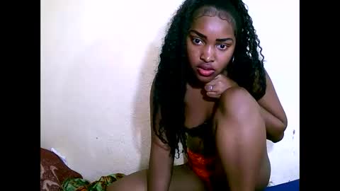 sylviasexy27 online show from December 13, 3:43 pm