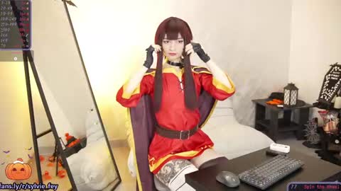 Sylvie online show from October 31, 12:12 am