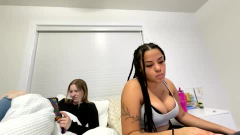 Snapshot of t_princess_t chatting on February 26, 1:46 am t_princess_t online show from February 26, 1:46 am