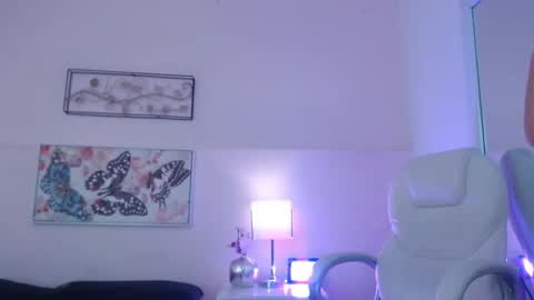 Snapshot of taira_rouse chatting on October 14, 11:46 am Taira online show from October 14, 11:46 am
