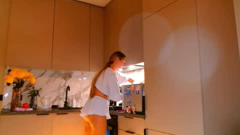  Kira  online show from November 15, 5:52 am