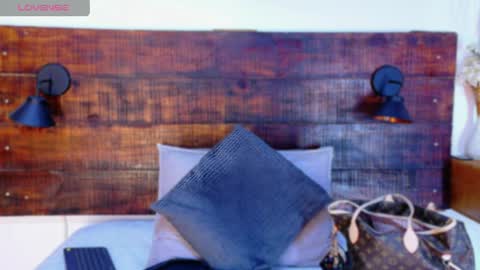    online show from March 31, 10:15 am