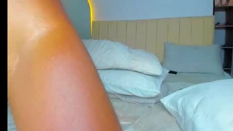 Tamara Jons online show from September 17, 11:52 am