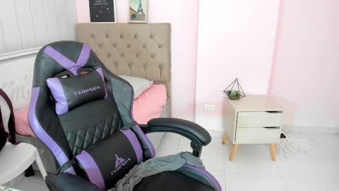 Tania  online show from December 22, 2:42 pm