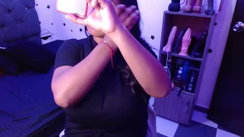 Snapshot of tatiana_wd chatting on February 19, 2:01 am tatiana online show from February 19, 2:01 am