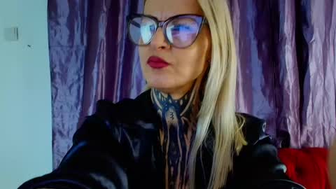 tattootemptress online show from December 15, 5:34 am