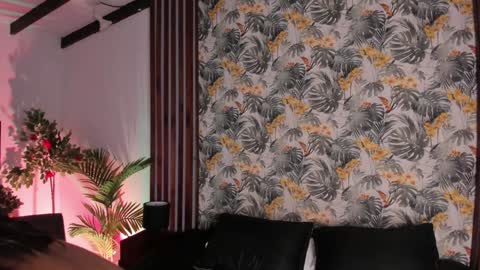 Snapshot of tattybunny chatting on December 4, 7:34 pm Tatty online show from December 4, 7:34 pm