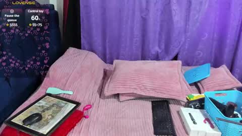Snapshot of taty_stone chatting on January 28, 11:28 am tatta online show from January 28, 11:28 am