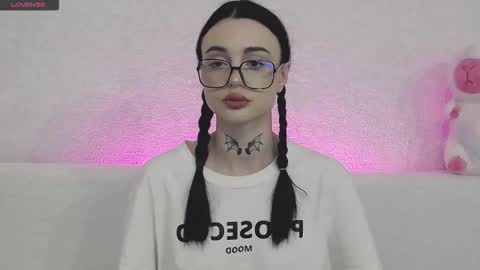 Taya online show from November 14, 6:19 pm