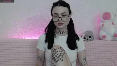 Taya online show from December 3, 7:05 pm