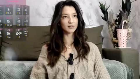 TayaKayan online show from November 3, 9:02 am