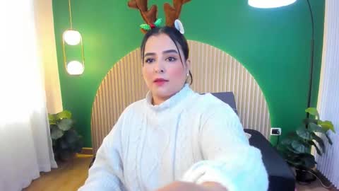 Taylor Bennet online show from December 19, 12:08 pm