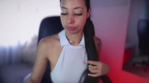 Taylor 3 online show from December 4, 5:46 pm