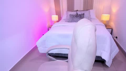 Taylor  online show from October 3, 9:20 pm