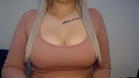 Teeyara  online show from October 18, 9:27 pm