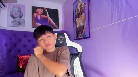 Snapshot of tefi_meow chatting on September 12, 12:34 pm Stefani  online show from September 12, 12:34 pm