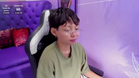 Snapshot of tefi_meow chatting on October 15, 12:19 pm Stefani  online show from October 15, 12:19 pm