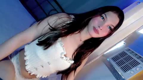 Lily online show from June 9, 3:17 am