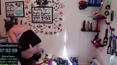 Pixie Pix or Pickle online show from October 13, 10:12 pm