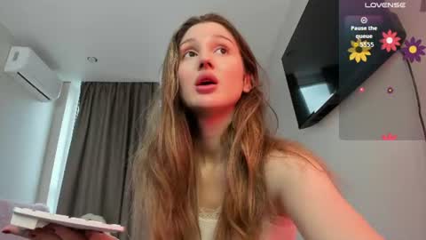 Amina online show from July 25, 1:18 pm