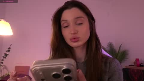 Amina online show from December 15, 10:31 am