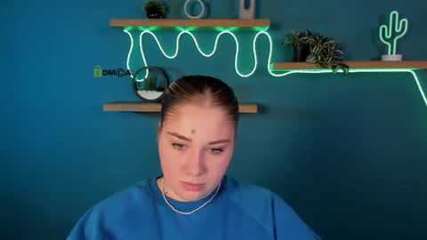Snapshot of tereza_moon chatting on October 15, 9:23 am Youre Tereza online show from October 15, 9:23 am