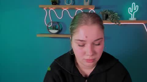 Snapshot of tereza_moon chatting on October 18, 9:12 am Youre Tereza online show from October 18, 9:12 am