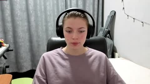 Anny Simpson online show from April 22, 9:12 pm