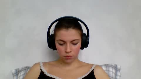 Anny Simpson online show from September 12, 6:25 am