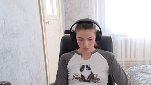 Anny Simpson online show from October 10, 5:56 am